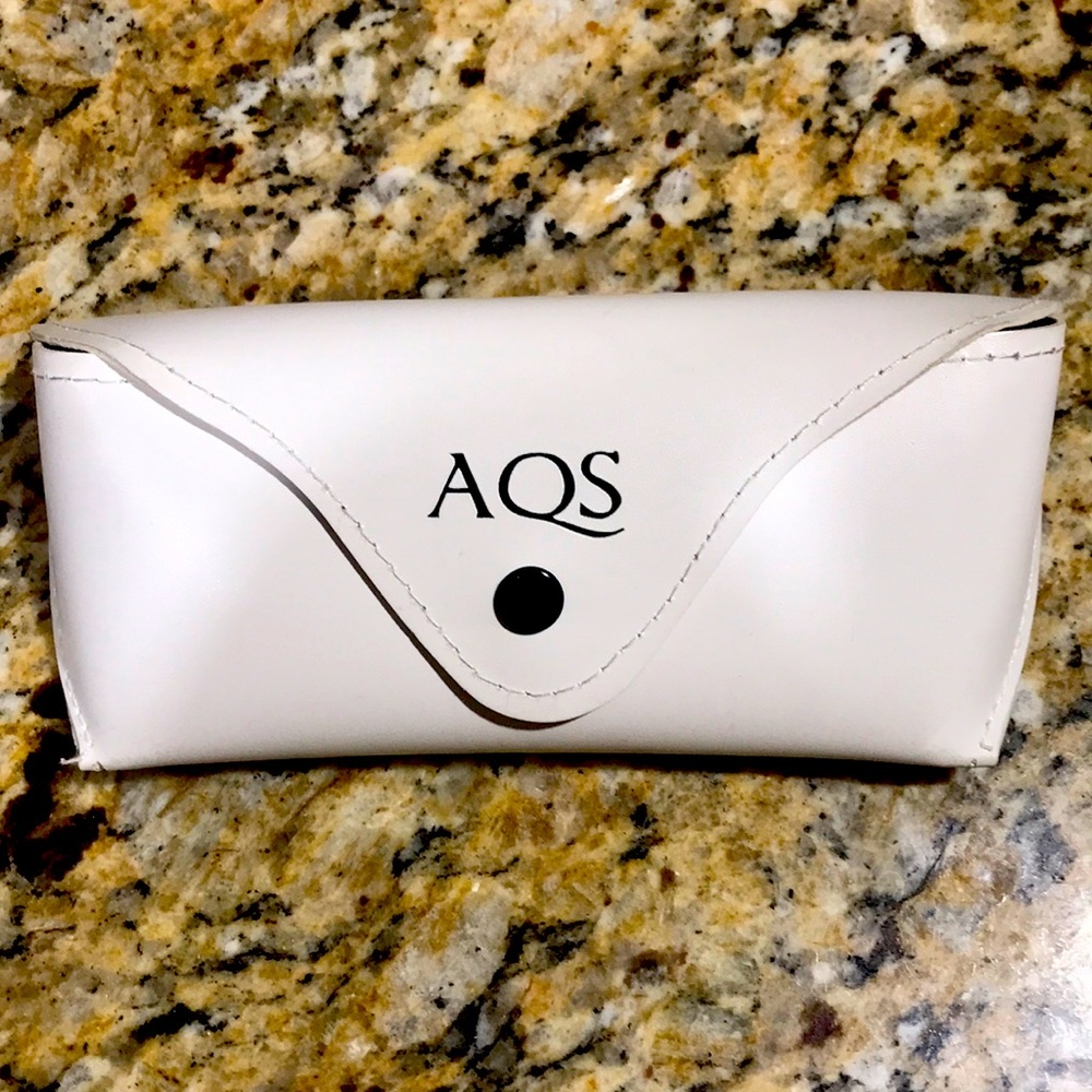 Aqua swiss frames royal blue lenses, no scratches comes with a aqua swiss case.